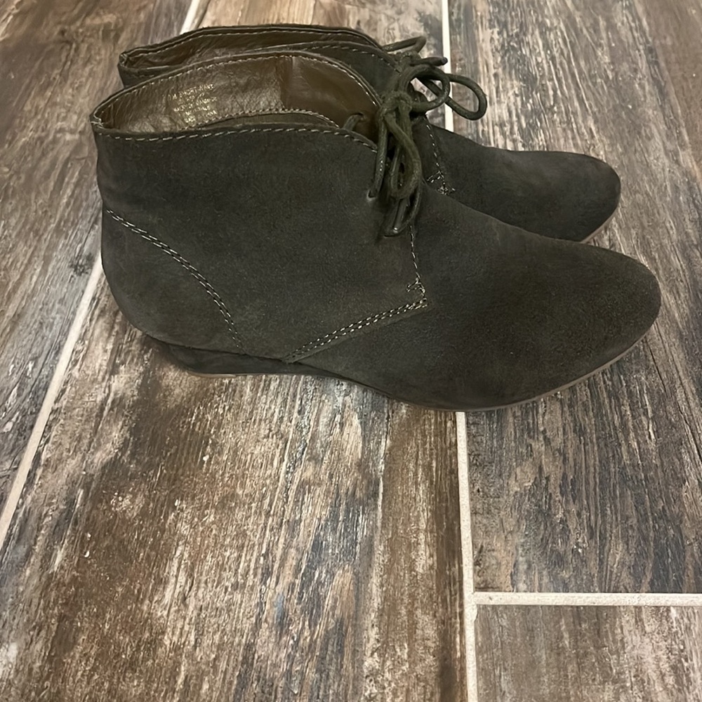 Olive green suede like wedge booties